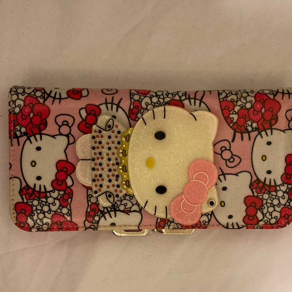Hello Kitty Kisslock Wallet
